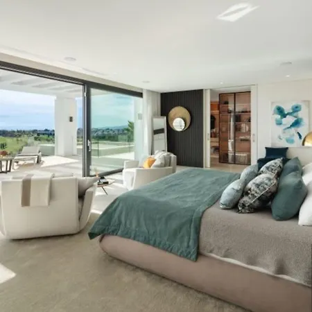 Daire Luxury Contemporary With Panoramic Views